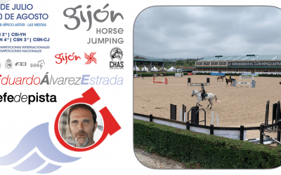 Eduardo Álvarez, un gijonés diseñando la pista del Gijón Horse Jumping