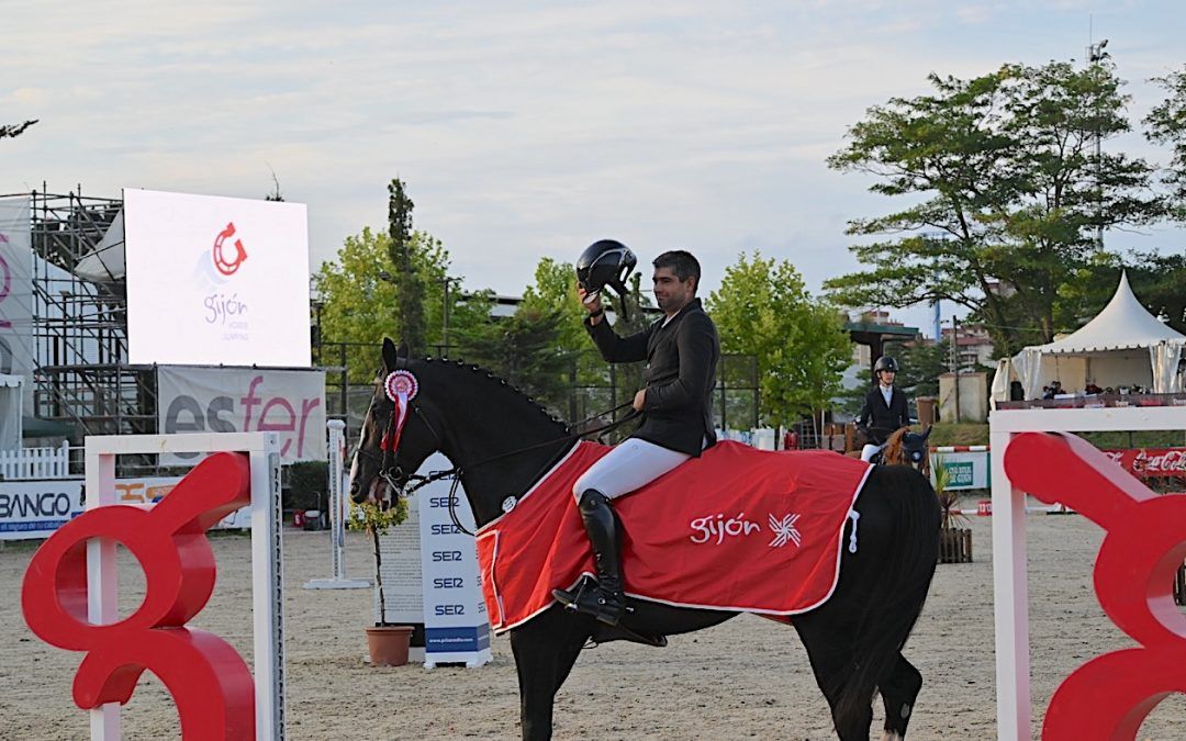 Hugo Tavares gana el Gran Premio Gijón Horse Jumping CSI2* 2021